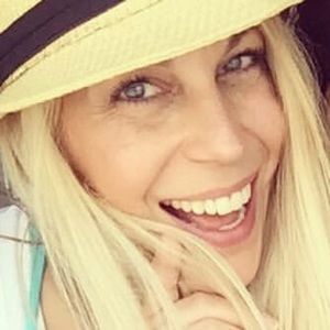 Meet your Posher, Lara